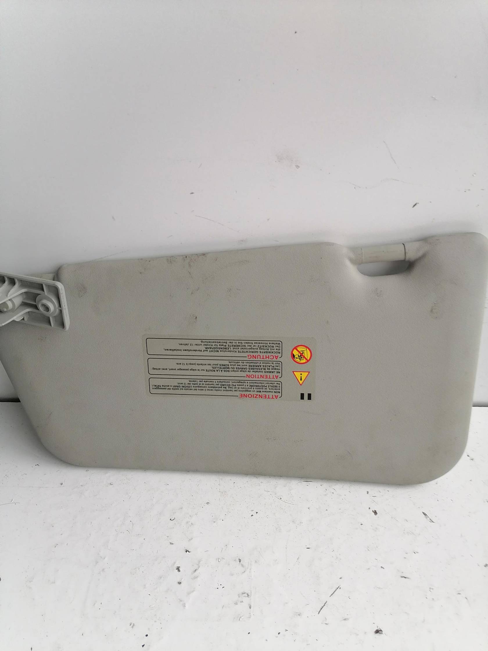 Aletta parasole parabrezza dx.